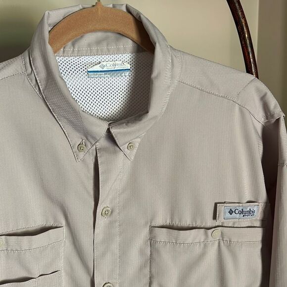 Columbia Man’s Khaki Short Sleeve Fishing Shirt Large - Picture 1 of 5